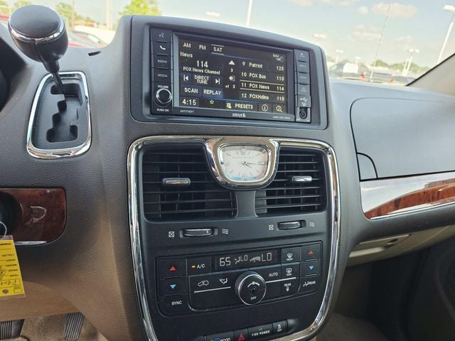 2015 Chrysler Town & Country Touring