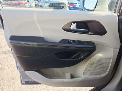 2017 Chrysler Pacifica Touring L