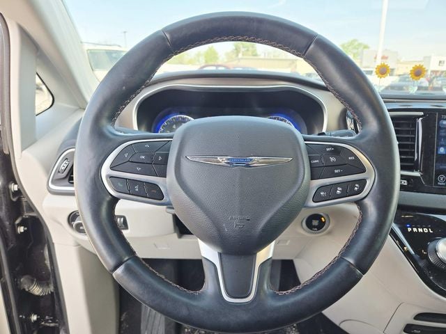 2017 Chrysler Pacifica Touring L Plus