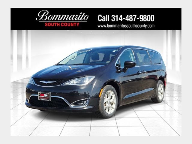 2019 Chrysler Pacifica Touring Plus's photo