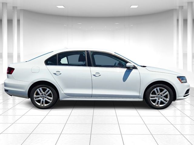 3VW2B7AJ8HM338531