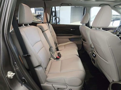 2022 Honda Pilot Touring 8 Passenger