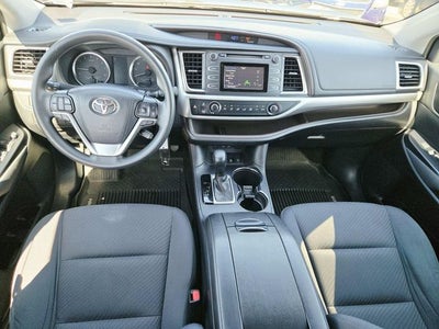 2019 Toyota Highlander LE