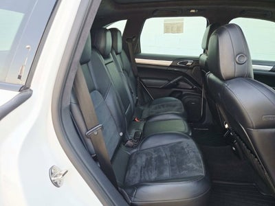 2014 Porsche Cayenne GTS
