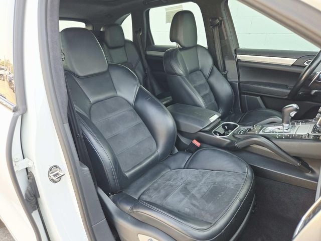 2014 Porsche Cayenne GTS