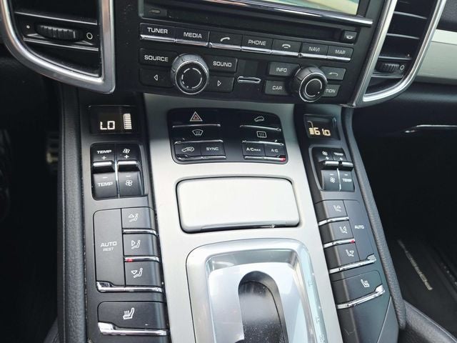 2014 Porsche Cayenne GTS