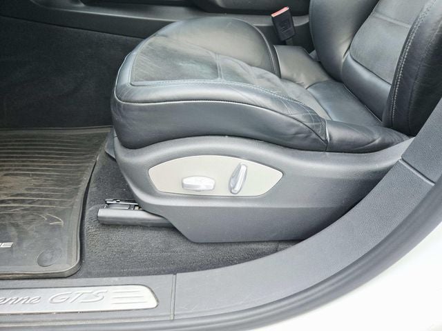 2014 Porsche Cayenne GTS