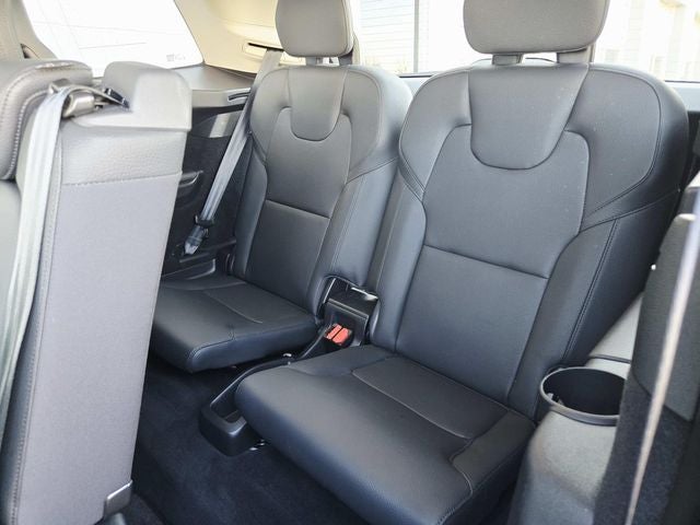 2024 Volvo XC90 B5 Plus