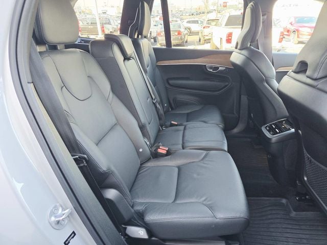 2024 Volvo XC90 B5 Plus