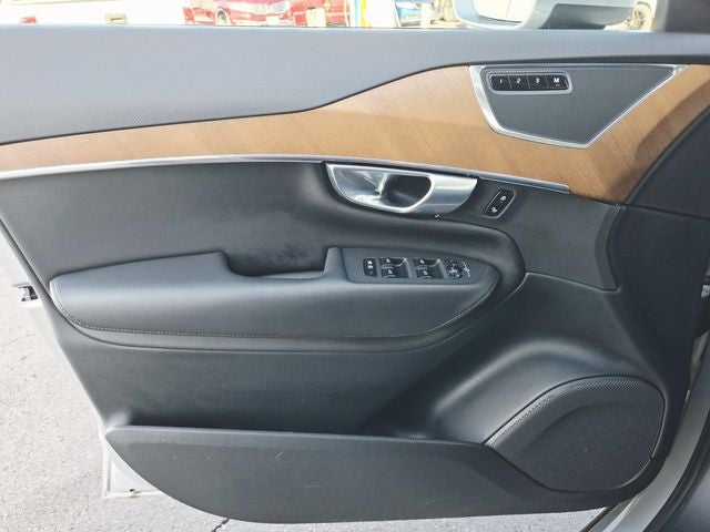 2024 Volvo XC90 B5 Plus