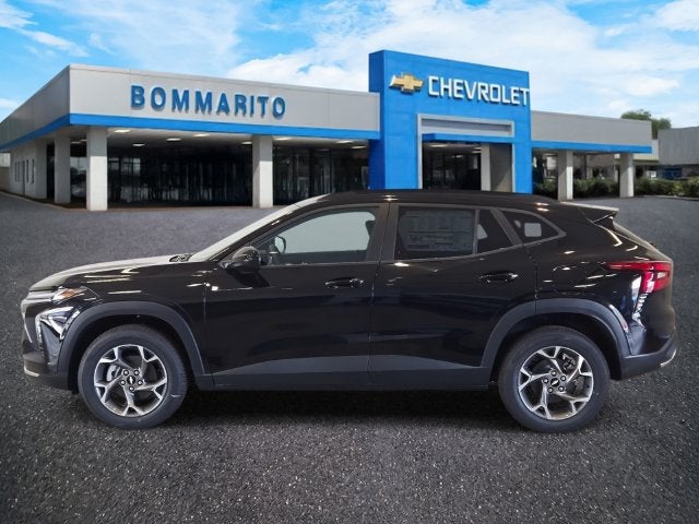 2026 Chevrolet Trax LT - Photo 2